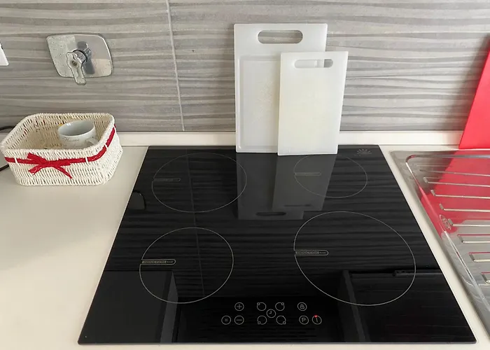 Kate On The Port Genua